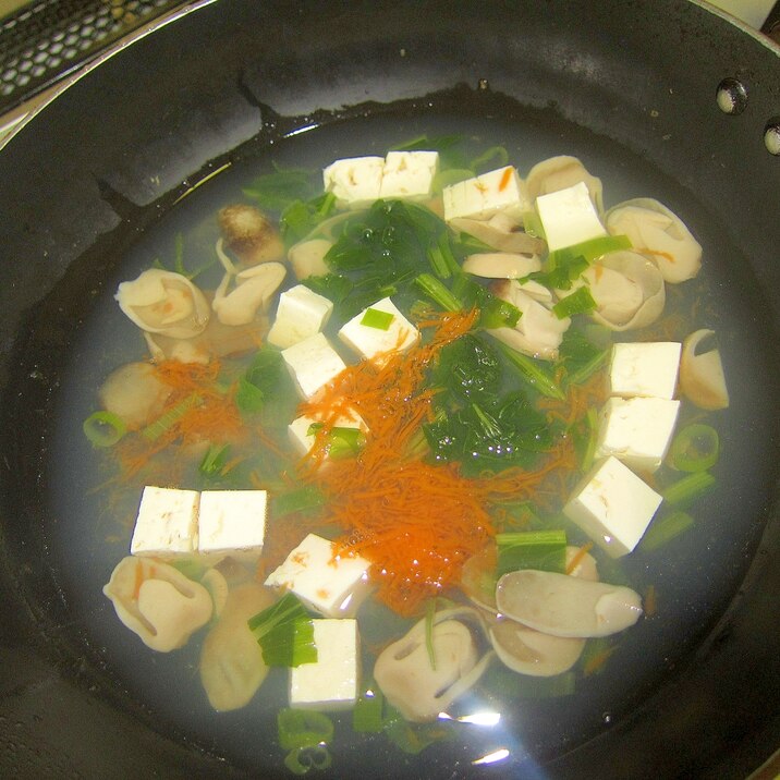 コマツナとフクロウ茸とニンジン木綿豆腐スープ
